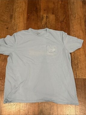MENS VINEYARD VINES LIKE NEW T SHIRT LIGHT BLUE